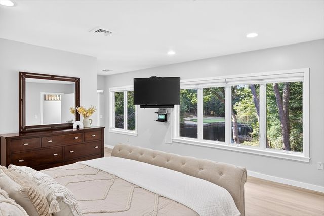 3 Glenwood Ln, Sandwich, MA 02563