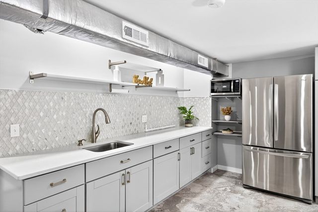 3 Glenwood Ln, Sandwich, MA 02563