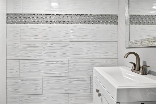 3 Glenwood Ln, Sandwich, MA 02563