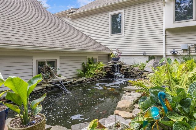 3 Glenwood Ln, Sandwich, MA 02563