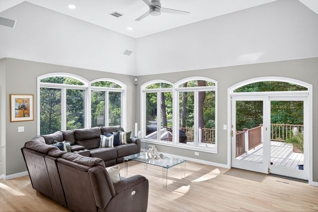 3 Glenwood Ln, Sandwich, MA 02563