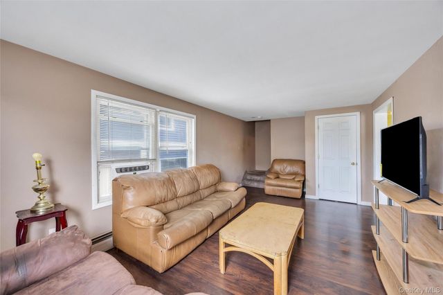 20 E Pine Street, Long Beach, NY 11561