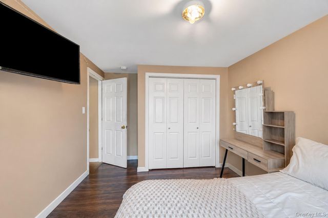 20 E Pine Street, Long Beach, NY 11561