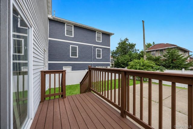 20 E Pine Street, Long Beach, NY 11561