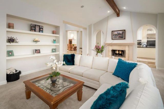 7992 Paseo Esmerado, Carlsbad, CA 92009
