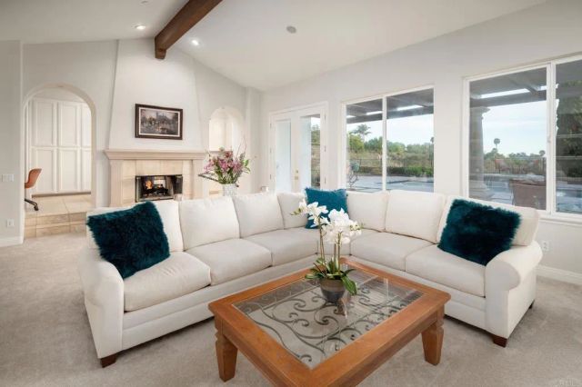 7992 Paseo Esmerado, Carlsbad, CA 92009