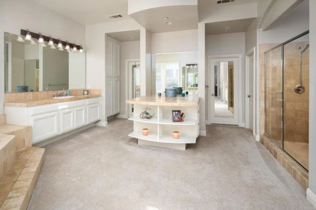 7992 Paseo Esmerado, Carlsbad, CA 92009
