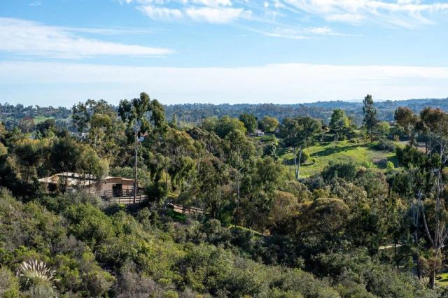 7992 Paseo Esmerado, Carlsbad, CA 92009