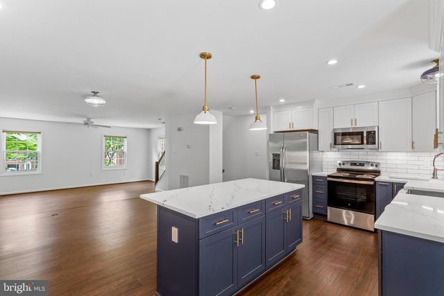 9348 MCCARTHY WOODS CT, Burke, VA 22015