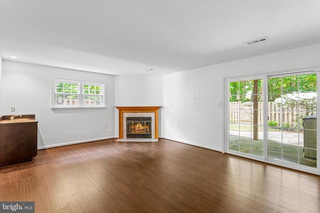 9348 MCCARTHY WOODS CT, Burke, VA 22015