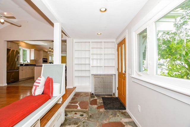14 Crapo Street, Marion, MA 02738