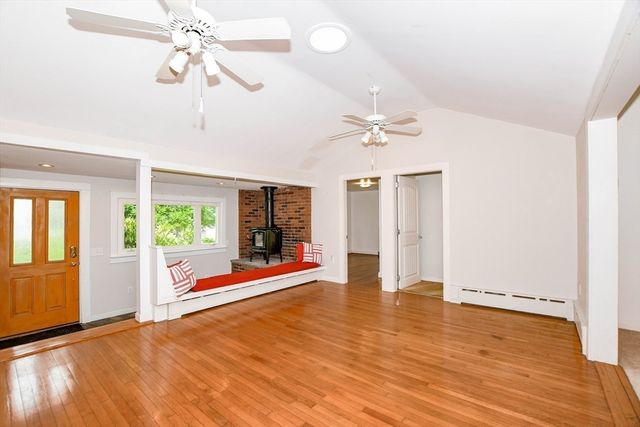 14 Crapo Street, Marion, MA 02738