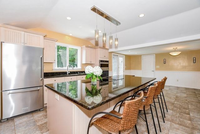 14 Crapo Street, Marion, MA 02738