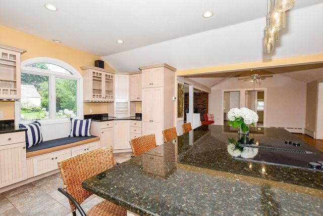 14 Crapo Street, Marion, MA 02738