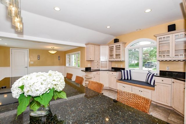 14 Crapo Street, Marion, MA 02738