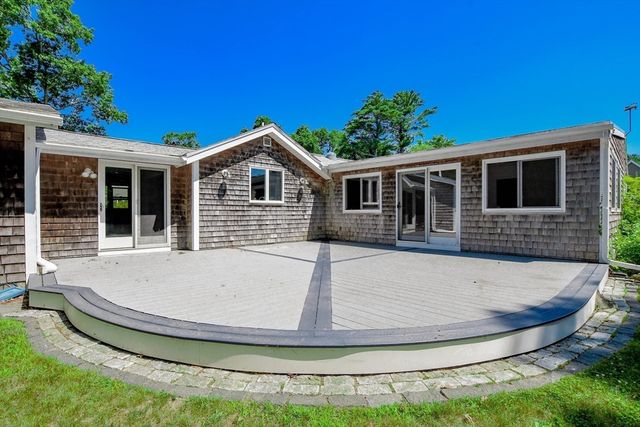 14 Crapo Street, Marion, MA 02738