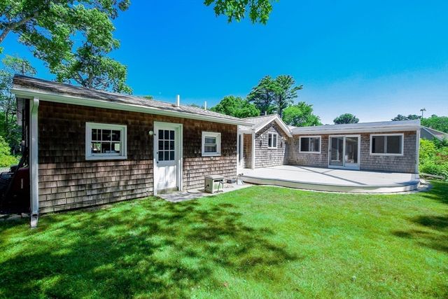 14 Crapo Street, Marion, MA 02738