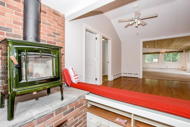 14 Crapo Street, Marion, MA 02738