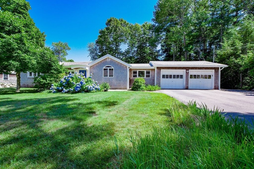 14 Crapo Street, Marion, MA 02738