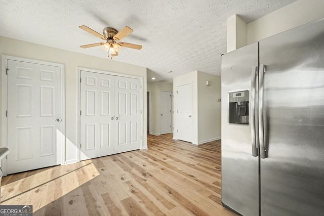 9464 Lakeview Road, Union City, GA 30291
