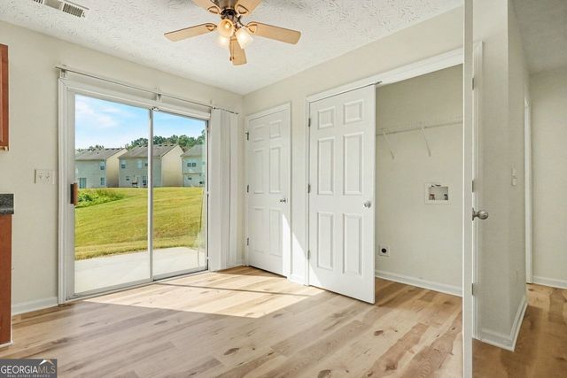 9464 Lakeview Road, Union City, GA 30291