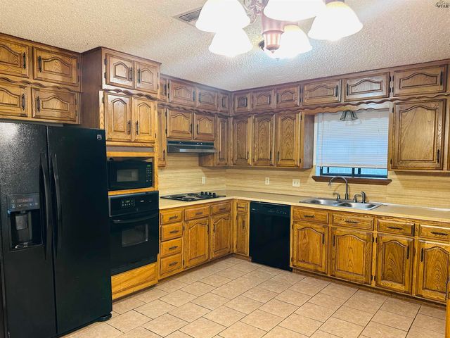 2937 MCGAHA AVENUE, Wichita Falls, TX 76308