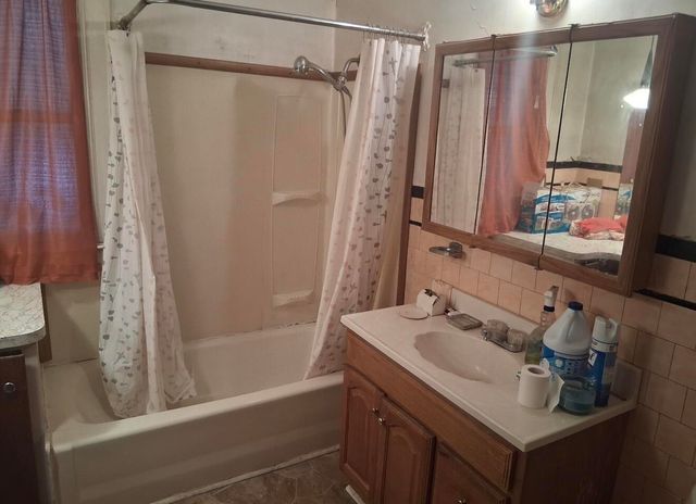 2313 Glenwood Avenue, Saginaw, MI 48601