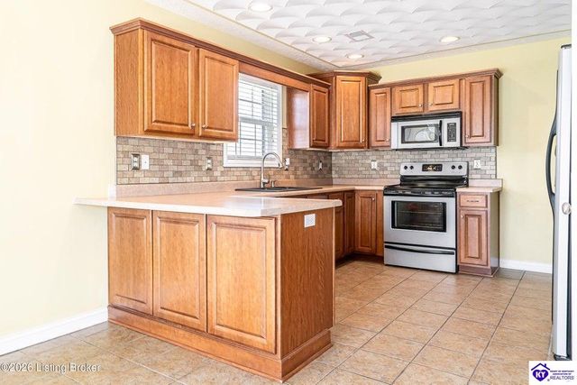 133 E Piedmont Drive, Vine Grove, KY 40175