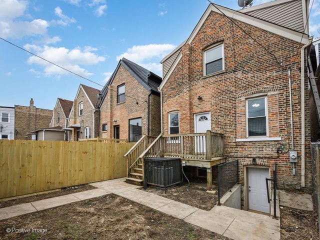 4530 W Maypole Avenue, Chicago, IL 60624