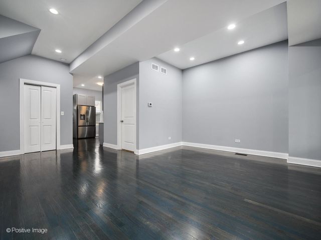 4530 W Maypole Avenue, Chicago, IL 60624