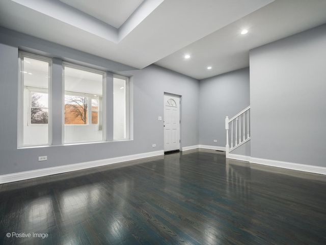 4530 W Maypole Avenue, Chicago, IL 60624