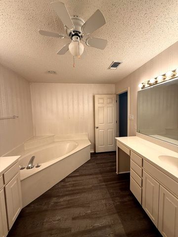 1001 Hunters Court, Sanger, TX 76266