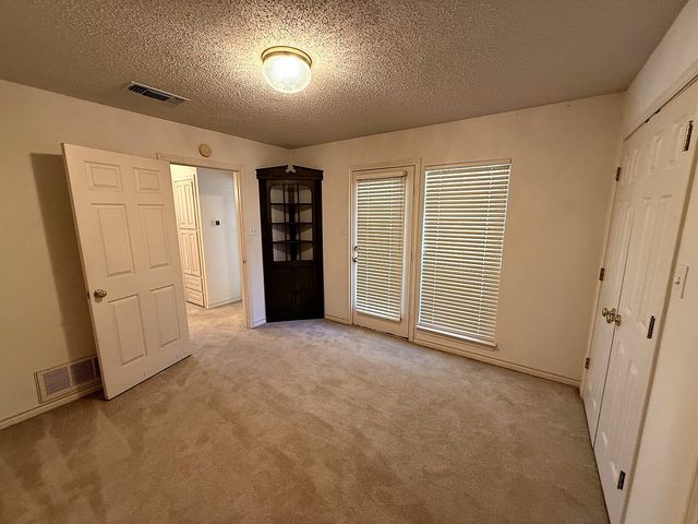 1001 Hunters Court, Sanger, TX 76266