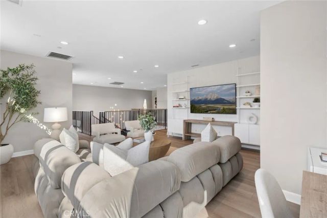 181 Keeper, Irvine, CA 92618