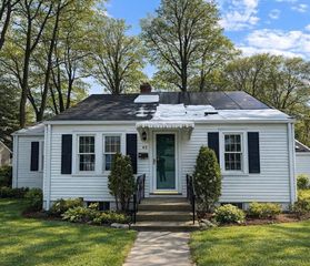 45 Mcphee Rd 1, Framingham, MA 01701