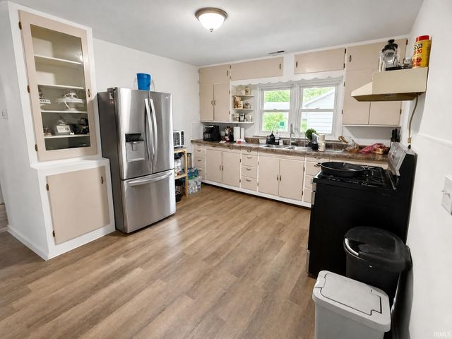 2504 E 13th Street, Muncie, IN 47302