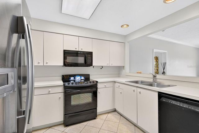 3731 SARASOTA SQUARE BOULEVARD 205D, Sarasota, FL 34238
