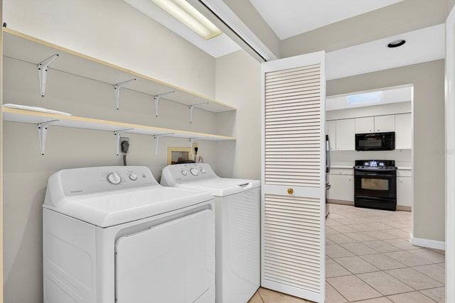 3731 SARASOTA SQUARE BOULEVARD 205D, Sarasota, FL 34238