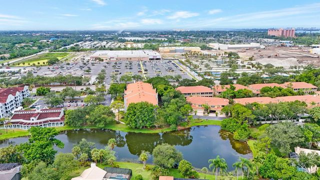 3731 SARASOTA SQUARE BOULEVARD 205D, Sarasota, FL 34238