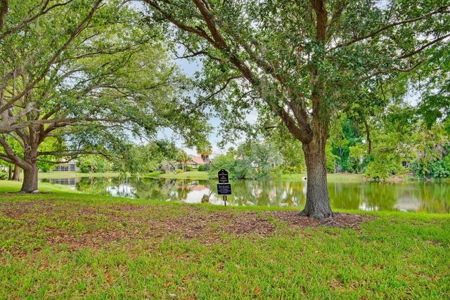 3731 SARASOTA SQUARE BOULEVARD 205D, Sarasota, FL 34238