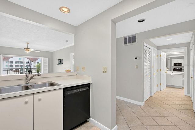 3731 SARASOTA SQUARE BOULEVARD 205D, Sarasota, FL 34238