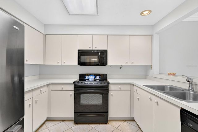 3731 SARASOTA SQUARE BOULEVARD 205D, Sarasota, FL 34238