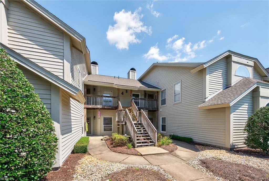 503 E Lake CIR, Chesapeake, VA 23322