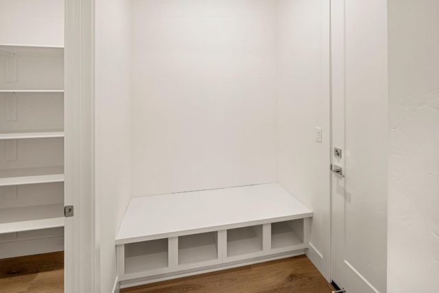 446 Canyon Creek Dr, Auburn, CA 95603