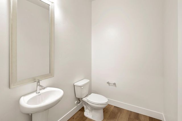 446 Canyon Creek Dr, Auburn, CA 95603