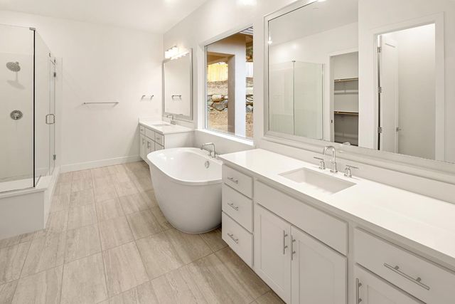 446 Canyon Creek Dr, Auburn, CA 95603