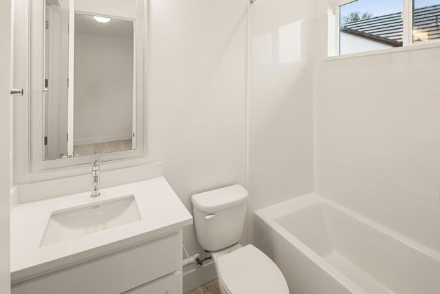 446 Canyon Creek Dr, Auburn, CA 95603