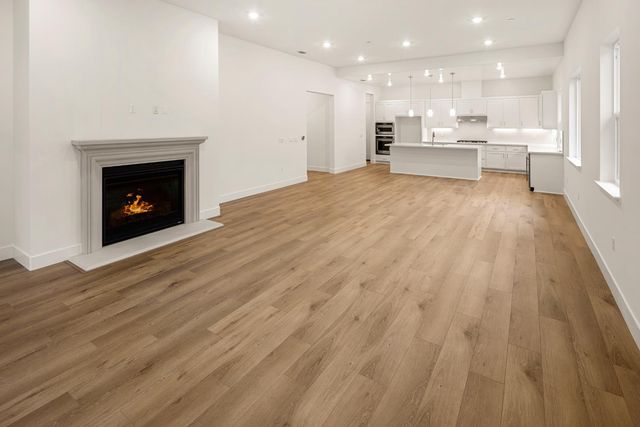 446 Canyon Creek Dr, Auburn, CA 95603