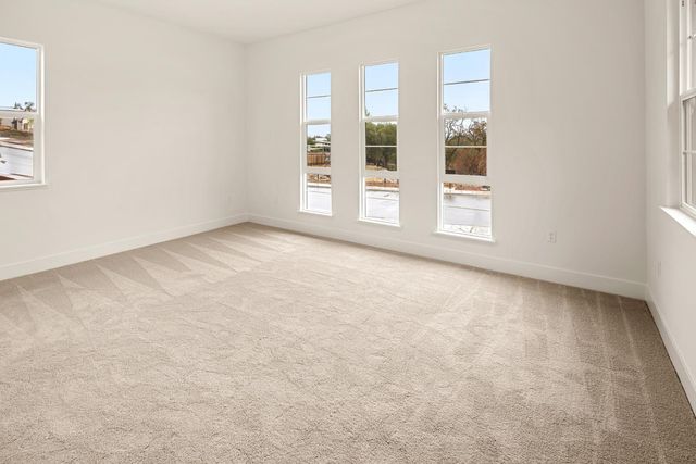 446 Canyon Creek Dr, Auburn, CA 95603