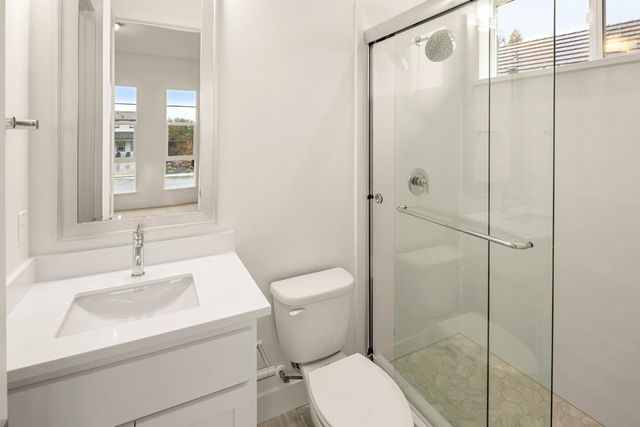 446 Canyon Creek Dr, Auburn, CA 95603